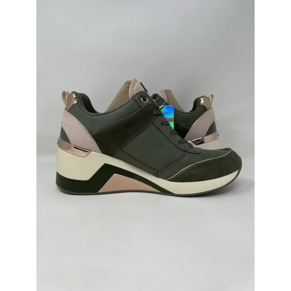 Skechers description street